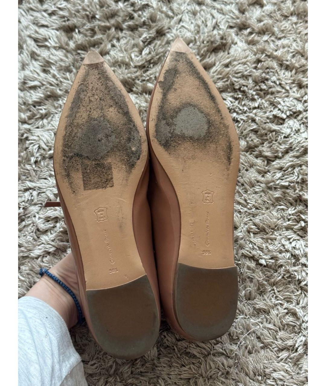 GIANVITO ROSSI Бежевые балетки из лакированной кожи, фото 5