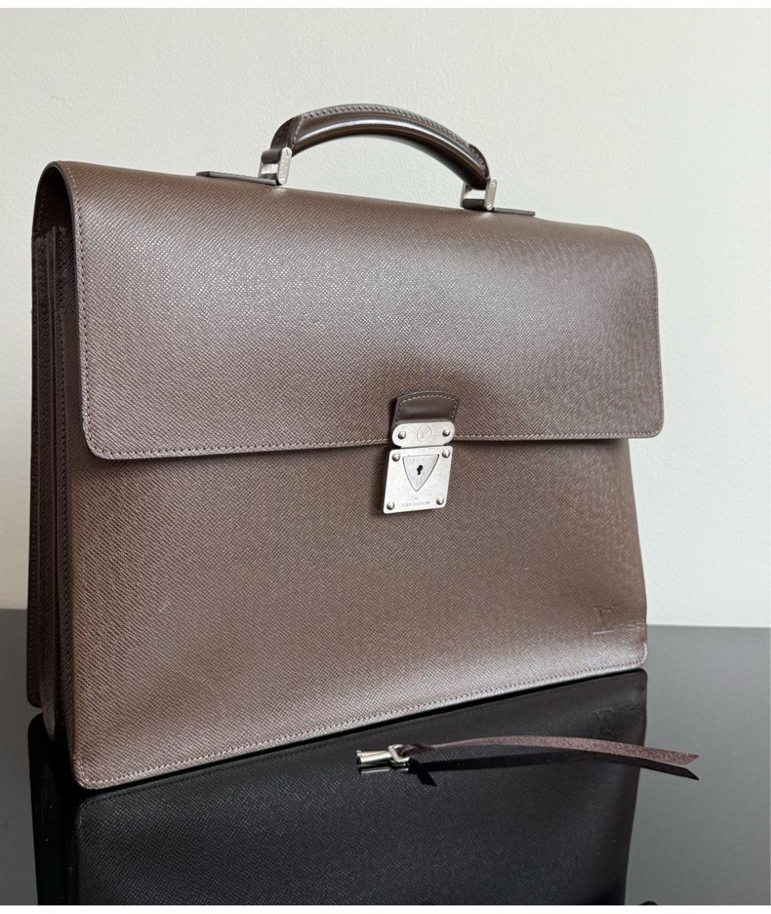 LOUIS VUITTON Коричневый кожаный портфель, фото 8