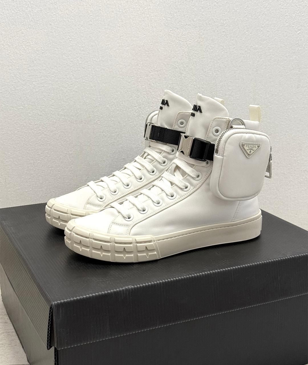 PRADA Белые кеды, фото 2