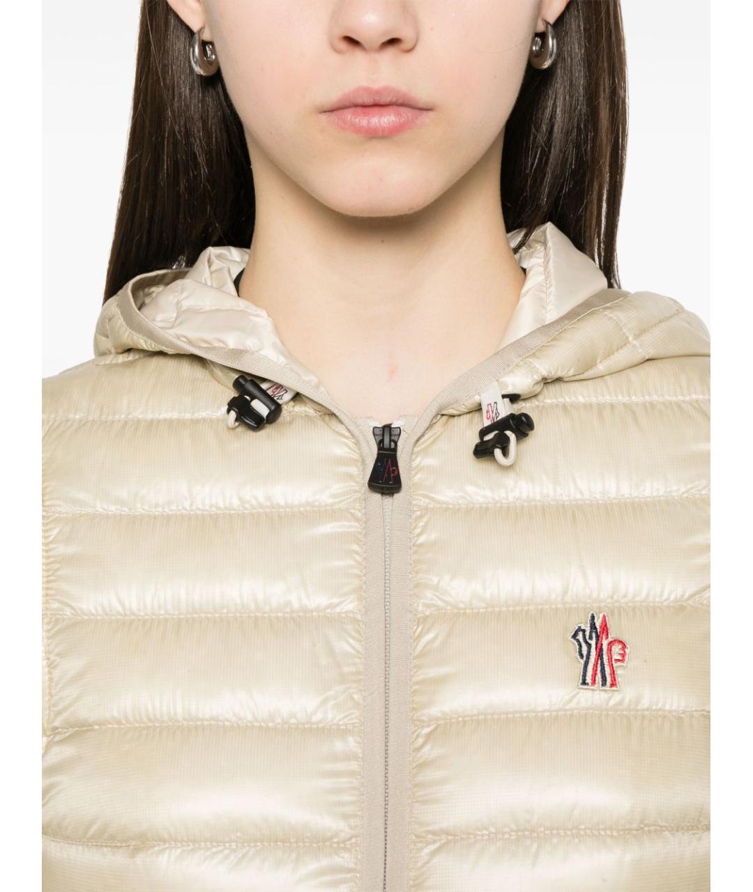 MONCLER GRENOBLE Бежевый полиэстеровый пуховик, фото 2