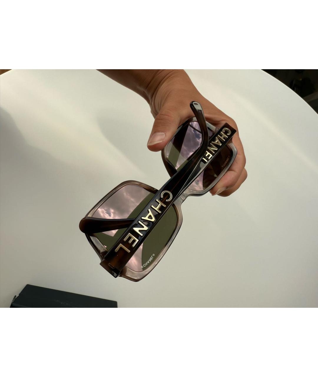 CHANEL Коричневые пластиковые солнцезащитные очки, фото 5