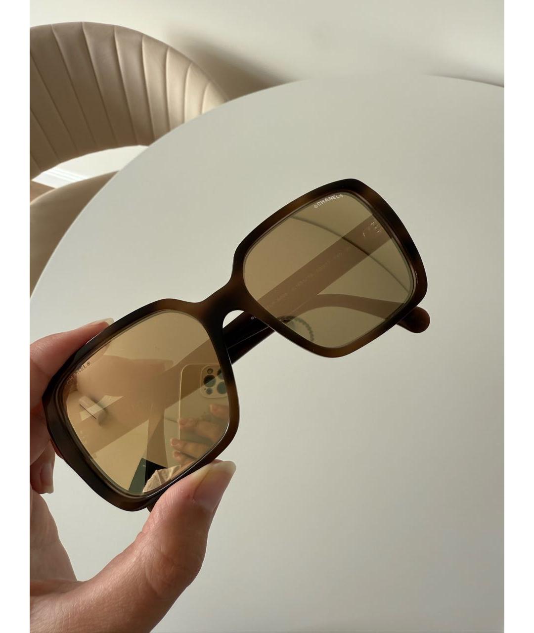 CHANEL Коричневые пластиковые солнцезащитные очки, фото 4