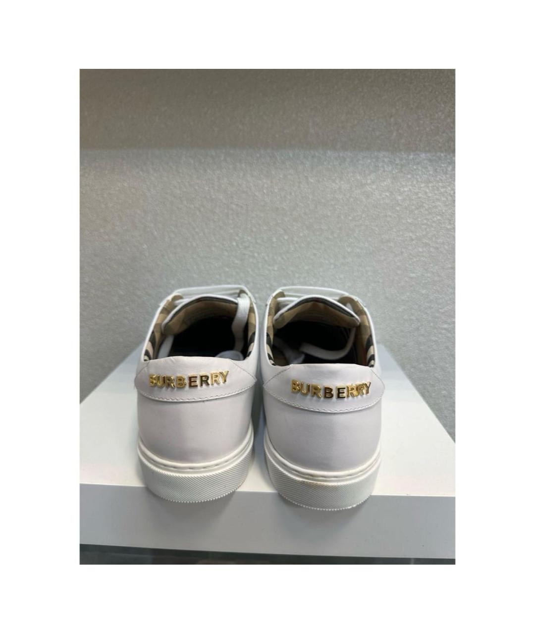 BURBERRY Белые кожаные кроссовки, фото 2