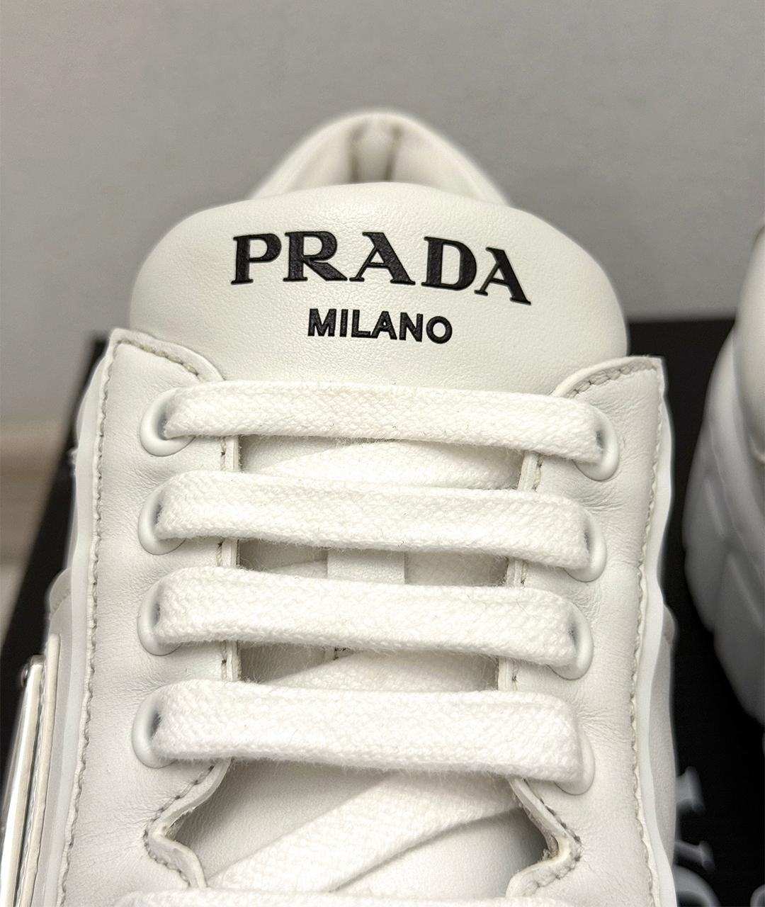PRADA Белые кожаные низкие кроссовки / кеды, фото 7