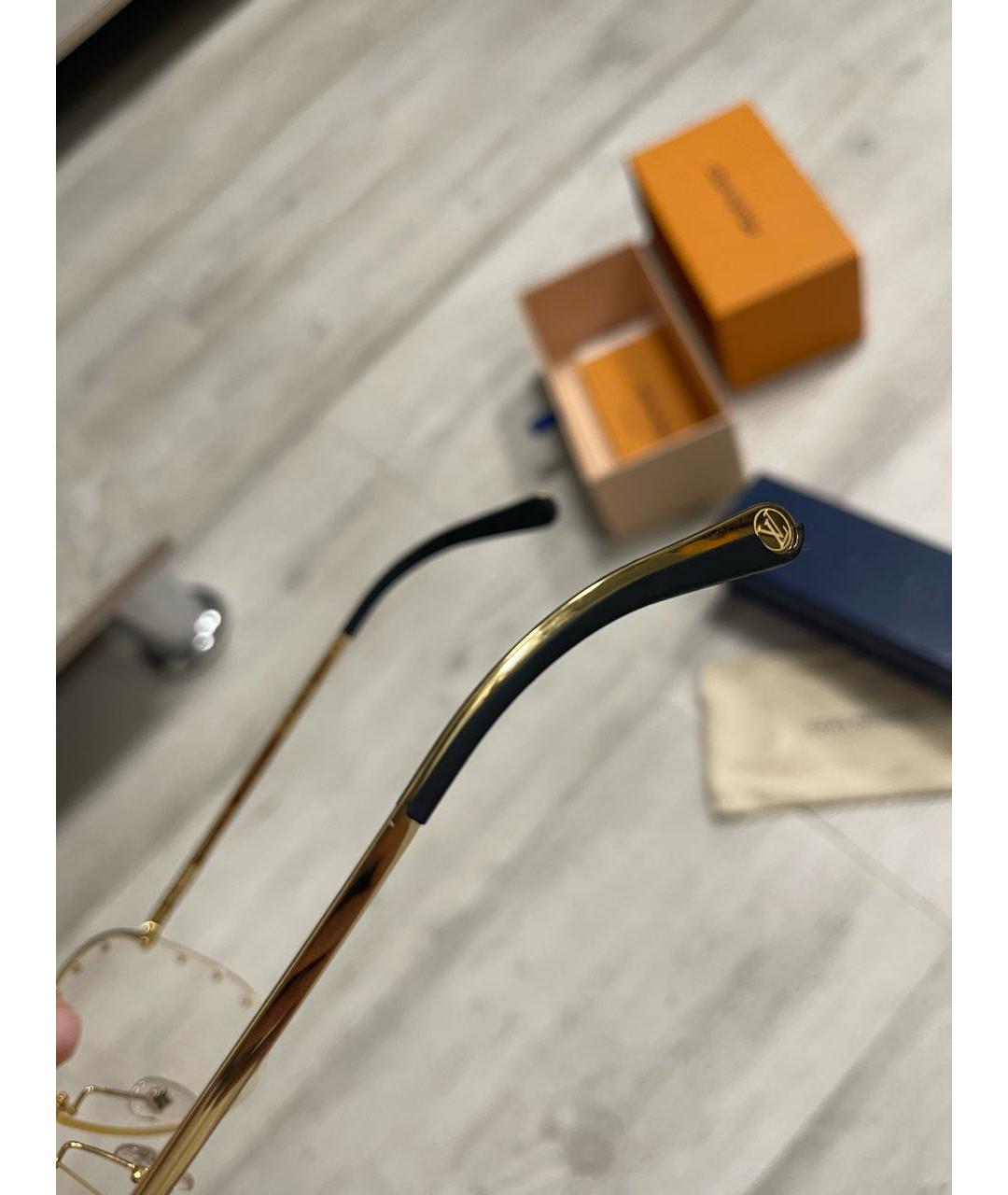 LOUIS VUITTON Золотые металлические солнцезащитные очки, фото 6