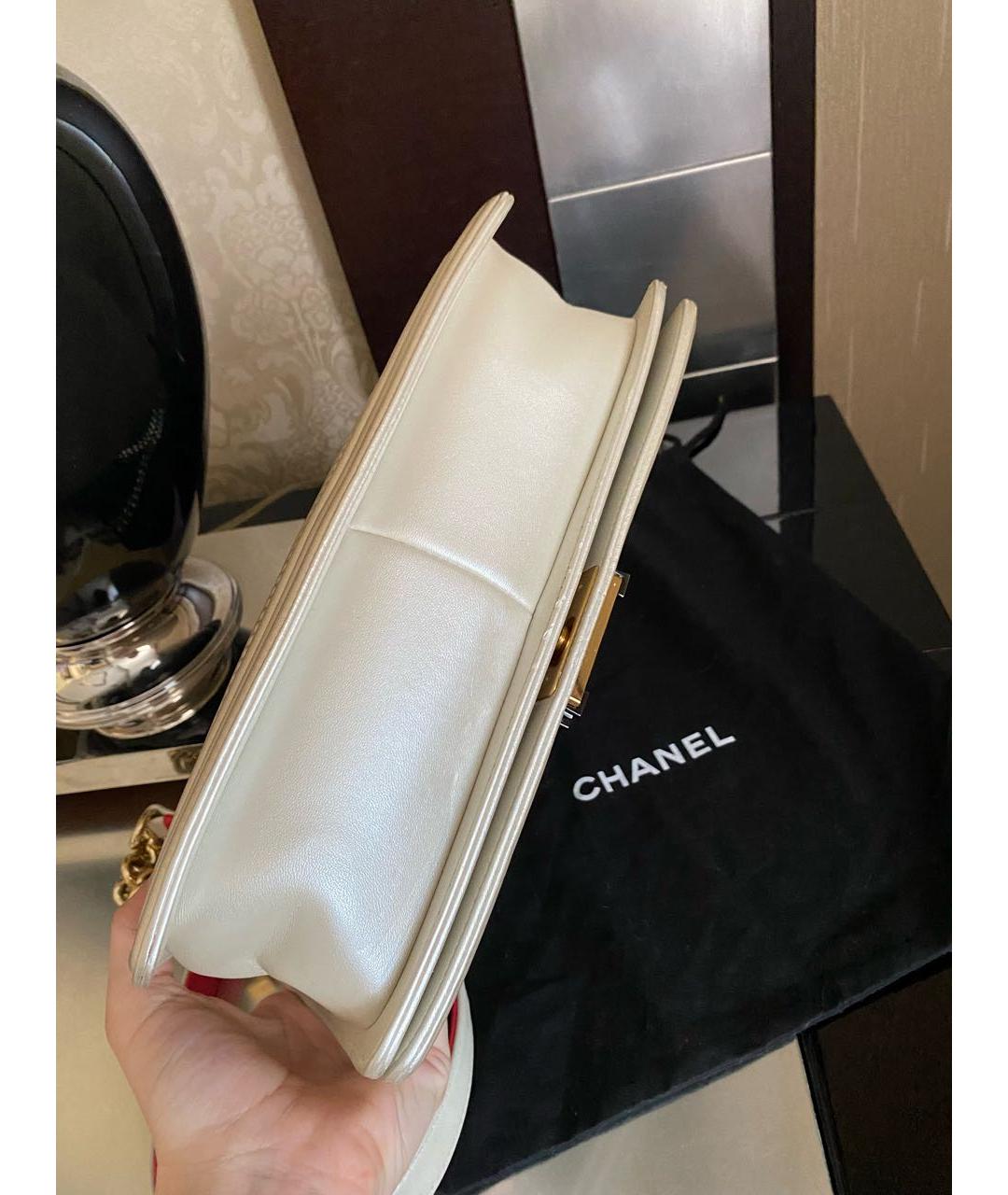 CHANEL Золотая кожаная сумка через плечо, фото 4