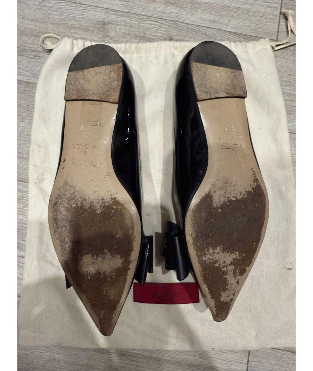 VALENTINO Черные кожаные лодочки на низком каблуке, фото 4