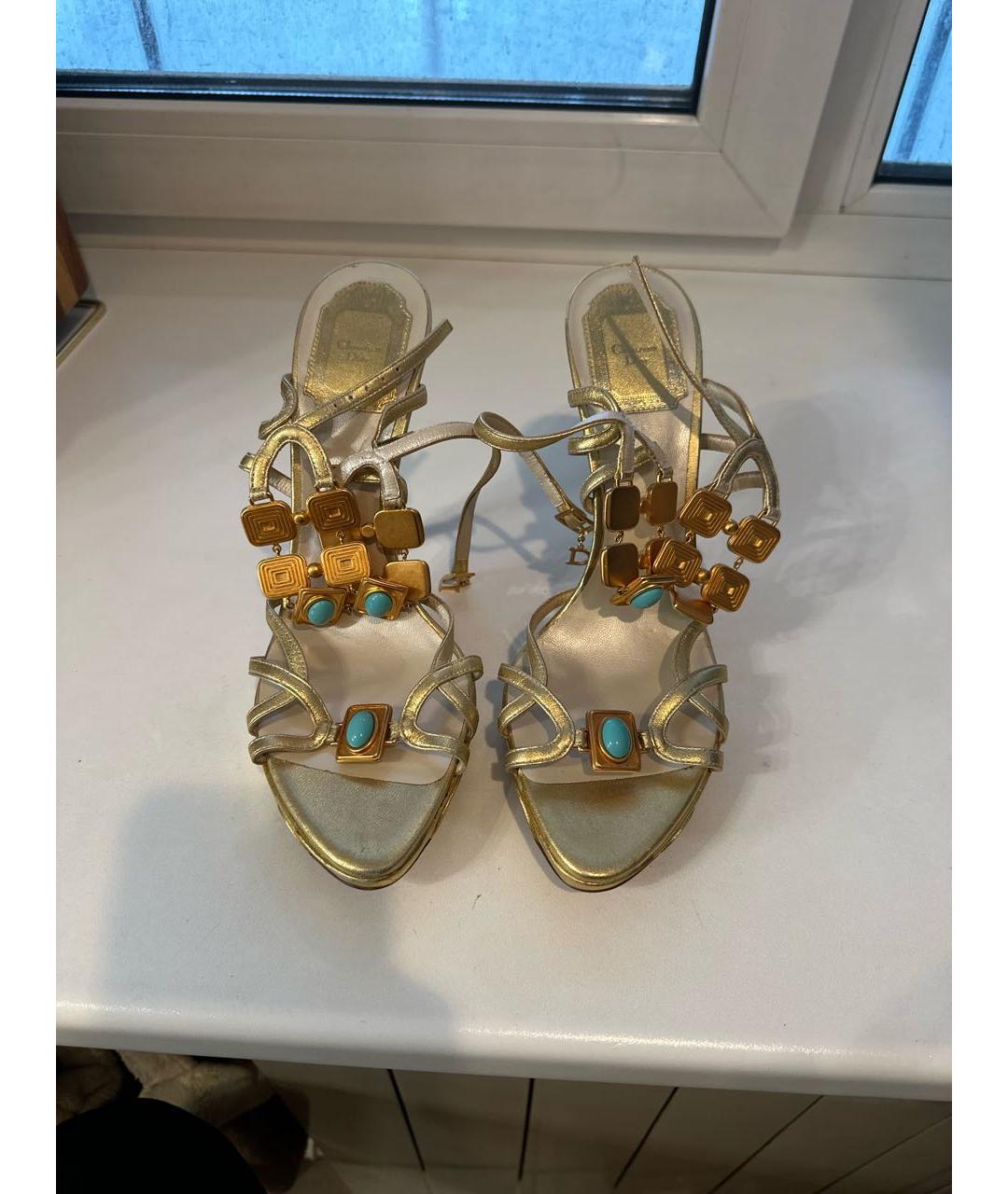 CHRISTIAN DIOR Золотые кожаные босоножки, фото 2
