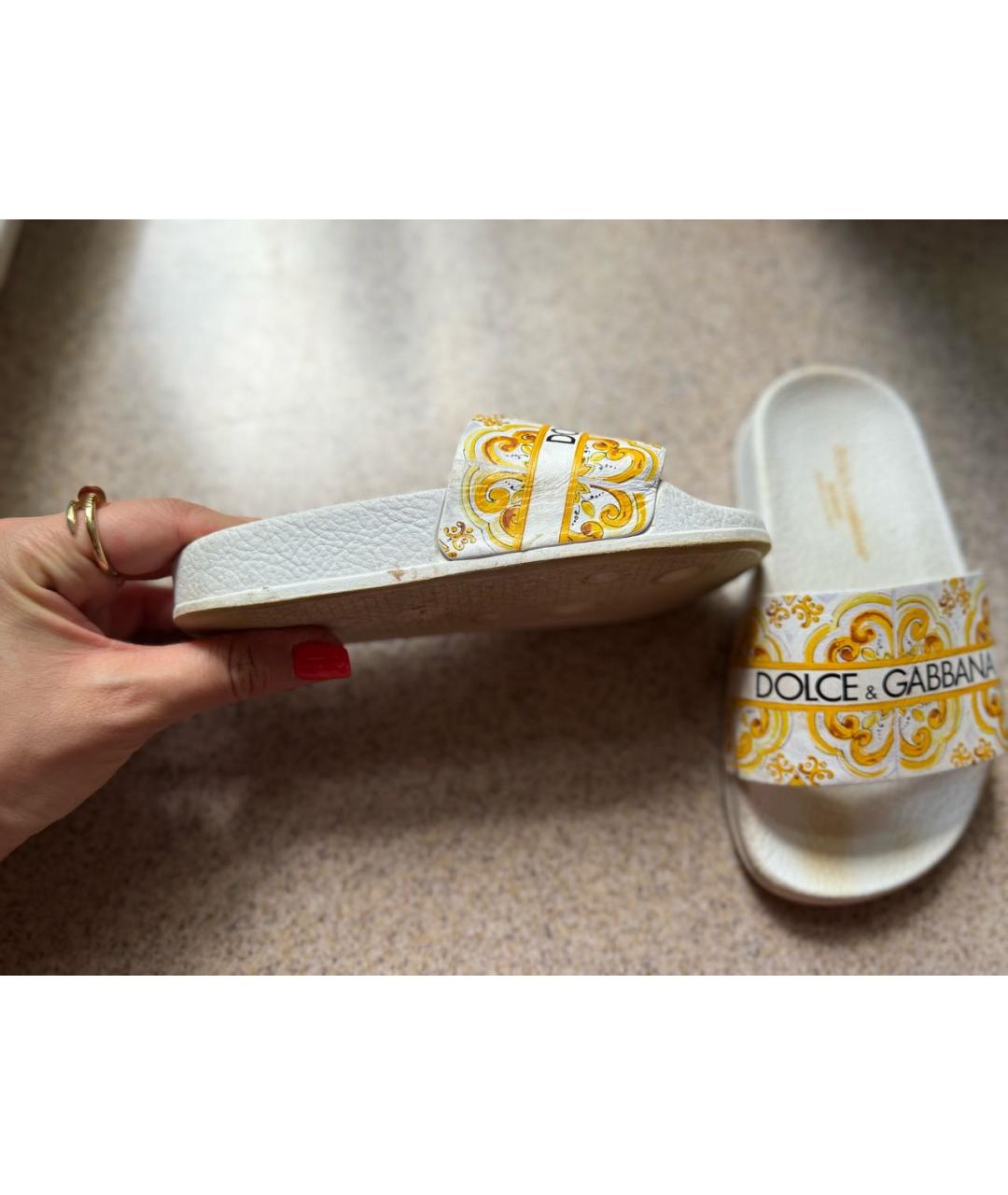DOLCE&GABBANA Желтые кожаные сандалии и шлепанцы, фото 3