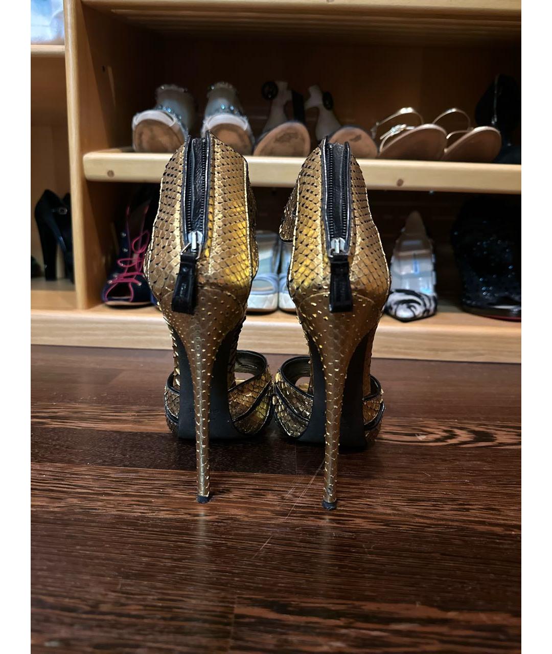 TOM FORD Золотые босоножки из экзотической кожи, фото 4