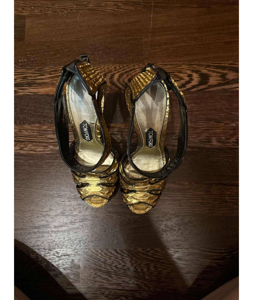 TOM FORD Золотые босоножки из экзотической кожи, фото 3