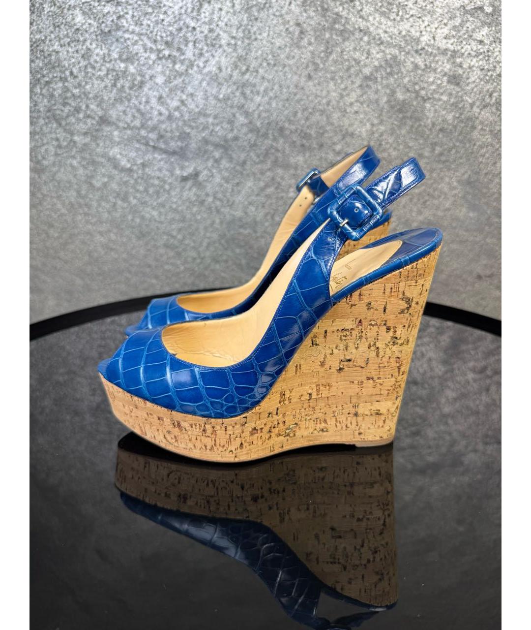 CHRISTIAN LOUBOUTIN Синие босоножки из экзотической кожи, фото 9