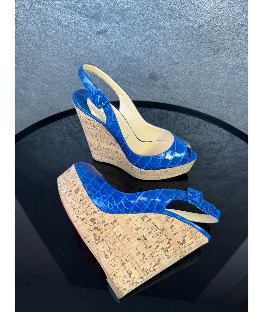 CHRISTIAN LOUBOUTIN Синие босоножки из экзотической кожи, фото 4