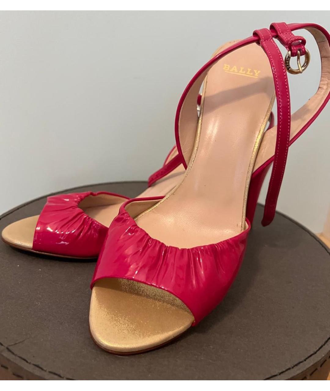 BALLY Розовые босоножки из лакированной кожи, фото 3