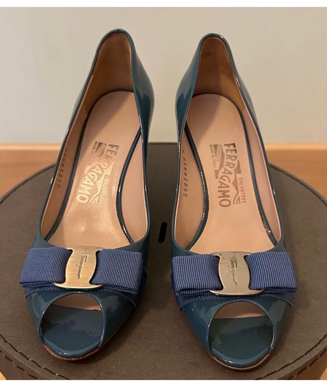 FERRAGAMO Зеленые туфли из лакированной кожи, фото 2