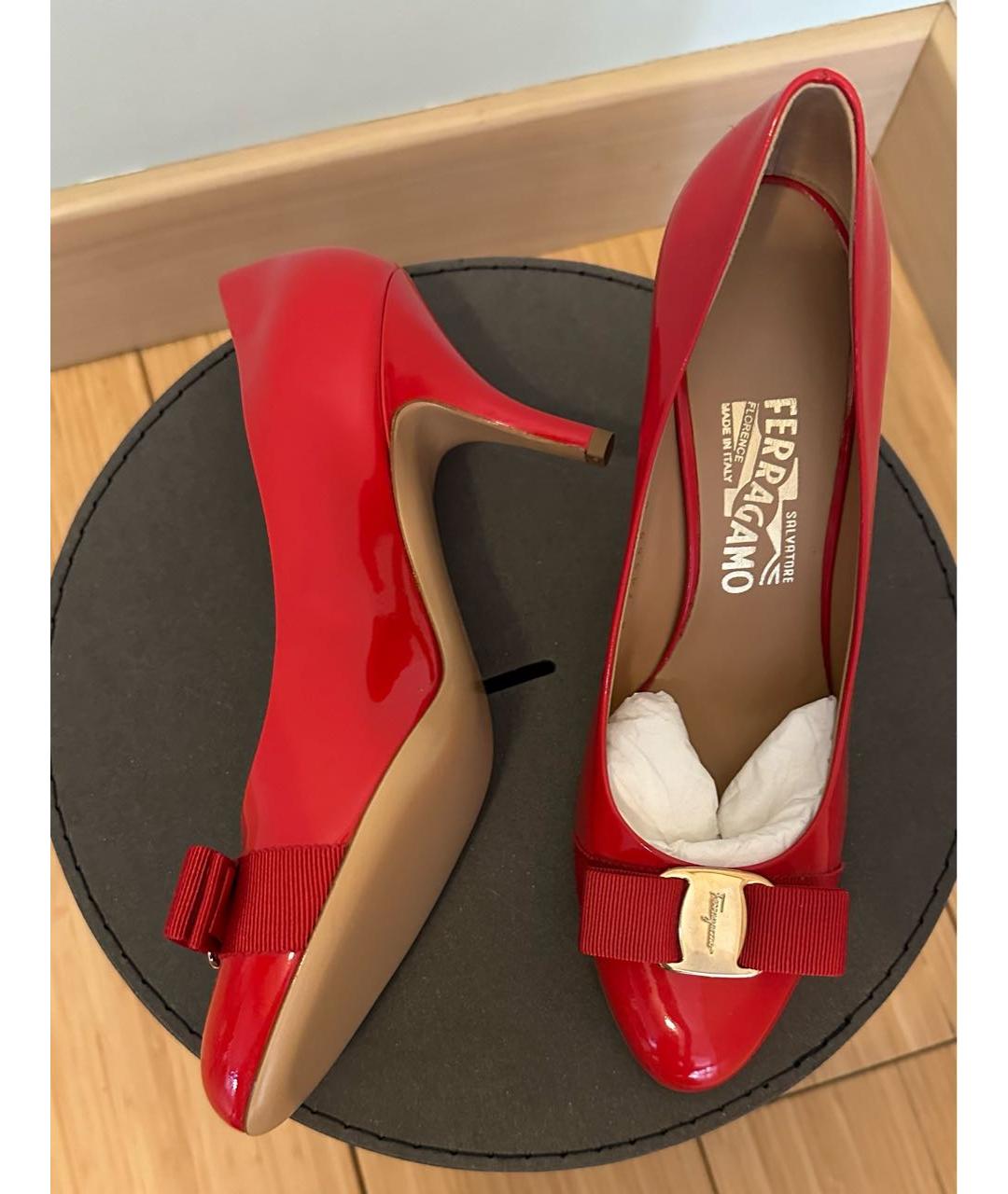 FERRAGAMO Красные туфли из лакированной кожи, фото 6