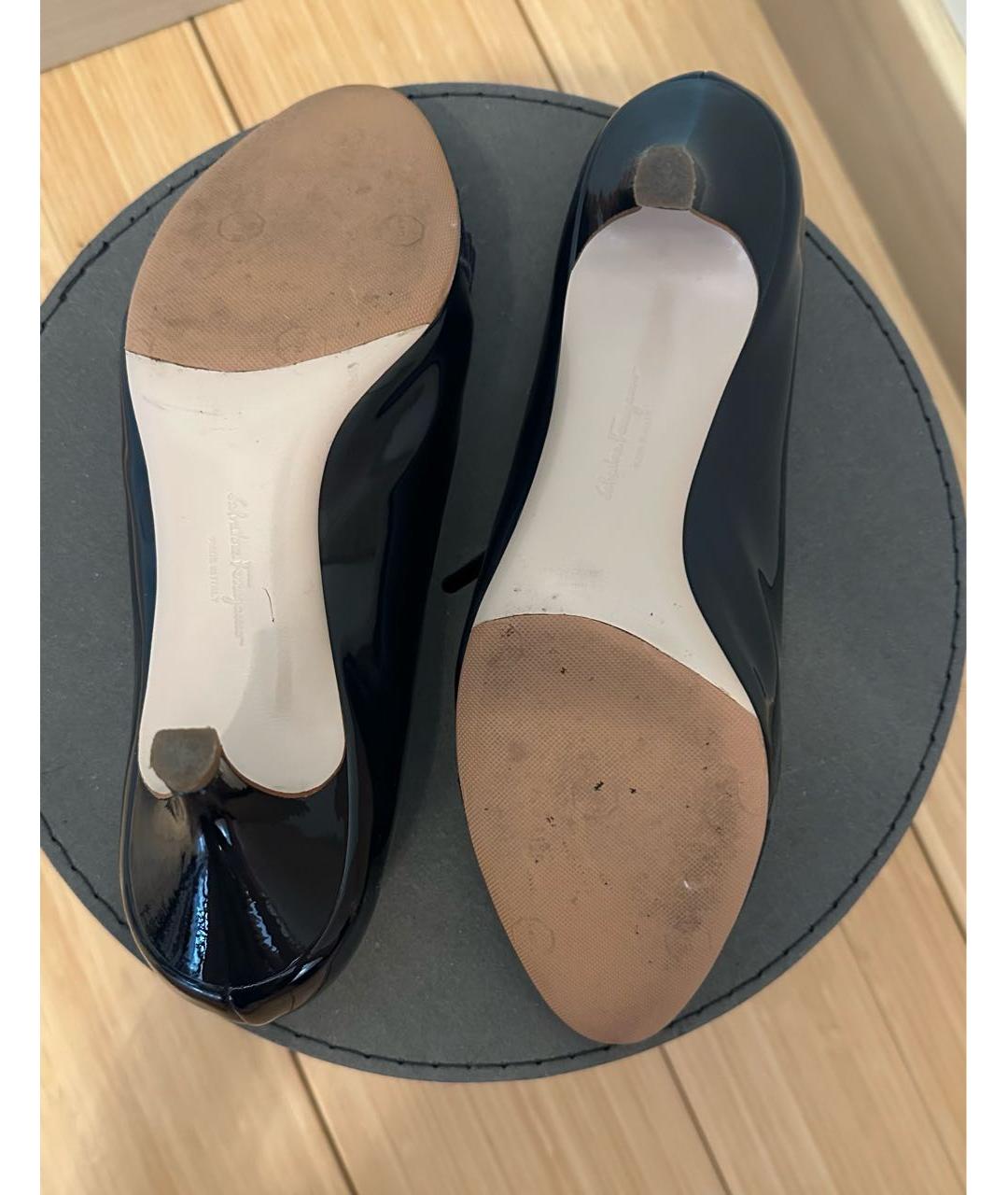 FERRAGAMO Черные туфли из лакированной кожи, фото 5