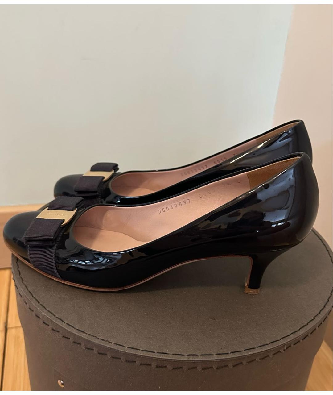 FERRAGAMO Черные туфли из лакированной кожи, фото 9