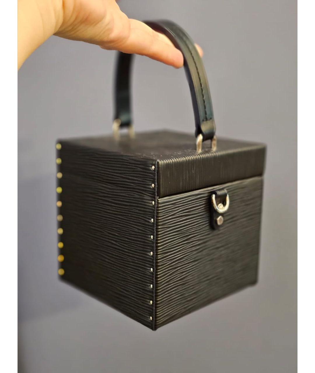 LOUIS VUITTON Черная кожаная сумка с короткими ручками, фото 3