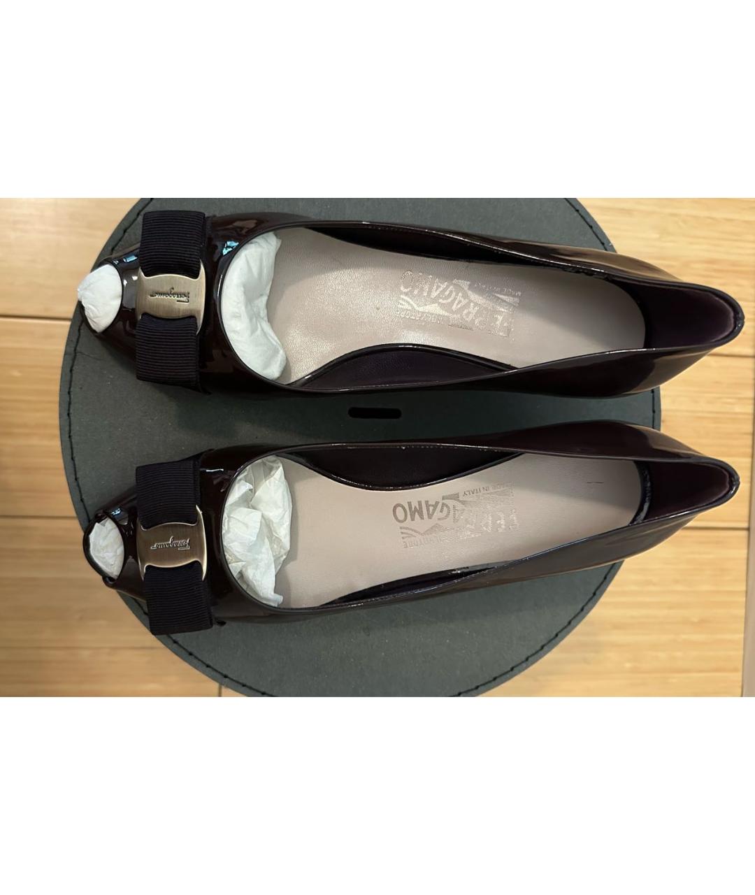 FERRAGAMO Коричневые туфли из лакированной кожи, фото 3