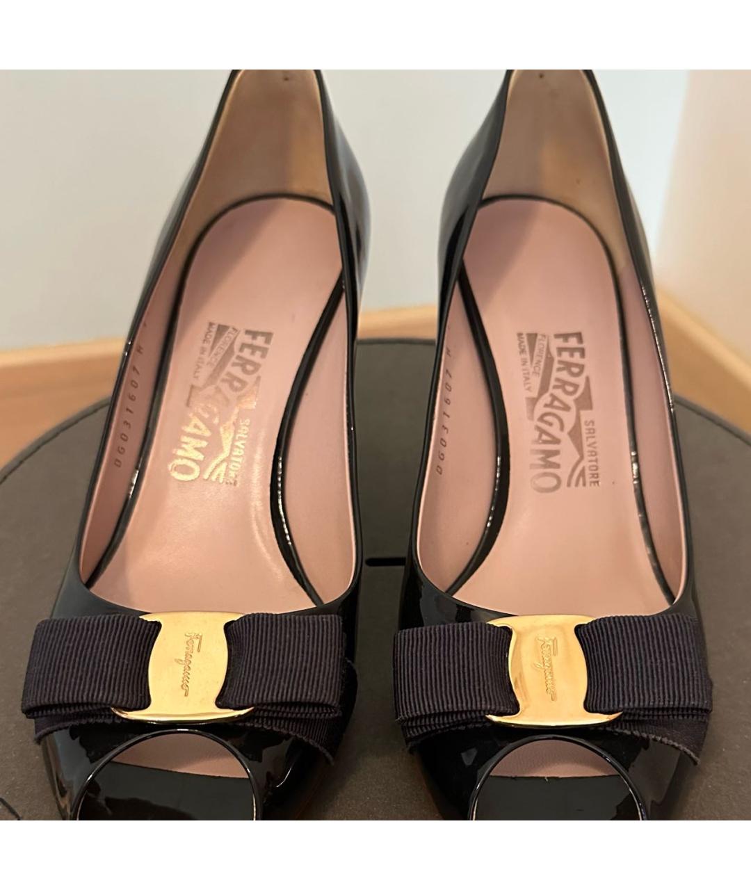 FERRAGAMO Черные туфли из лакированной кожи, фото 3