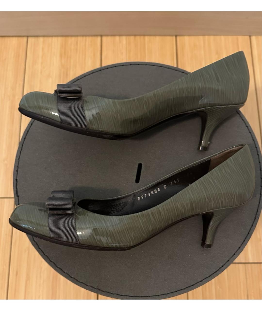 FERRAGAMO Зеленые туфли из лакированной кожи, фото 5