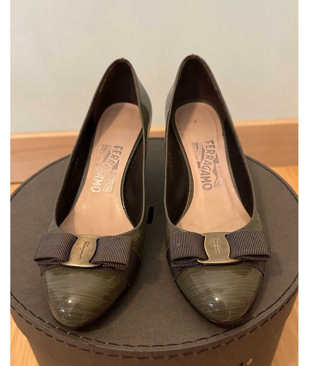 FERRAGAMO Зеленые туфли из лакированной кожи, фото 2