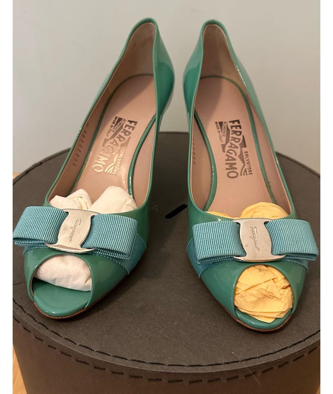 FERRAGAMO Зеленые туфли из лакированной кожи, фото 2