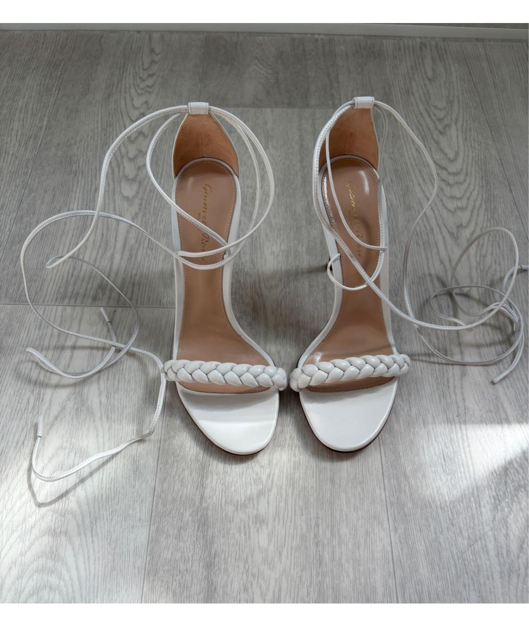 GIANVITO ROSSI Белые кожаные босоножки, фото 2