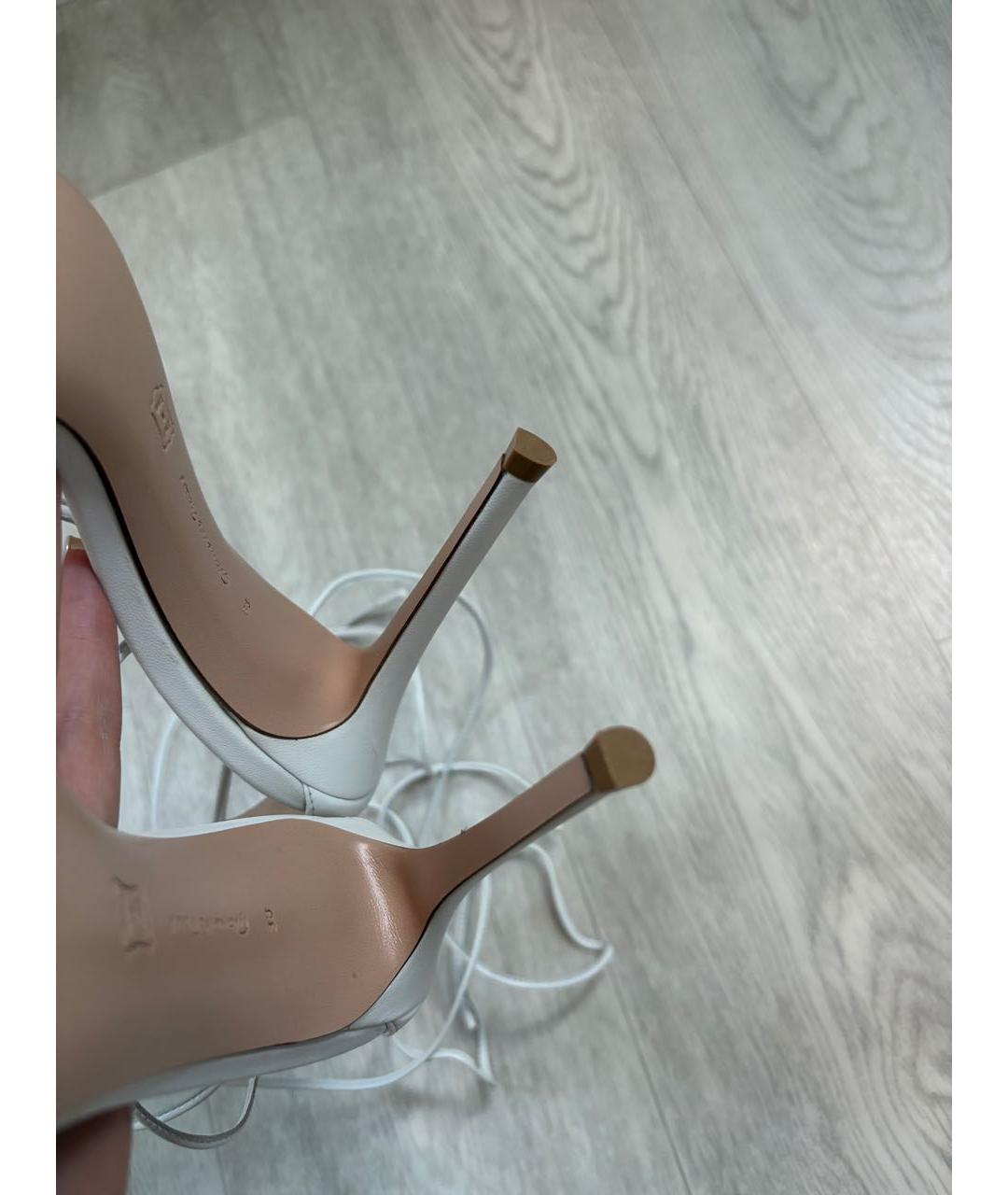 GIANVITO ROSSI Белые кожаные босоножки, фото 6
