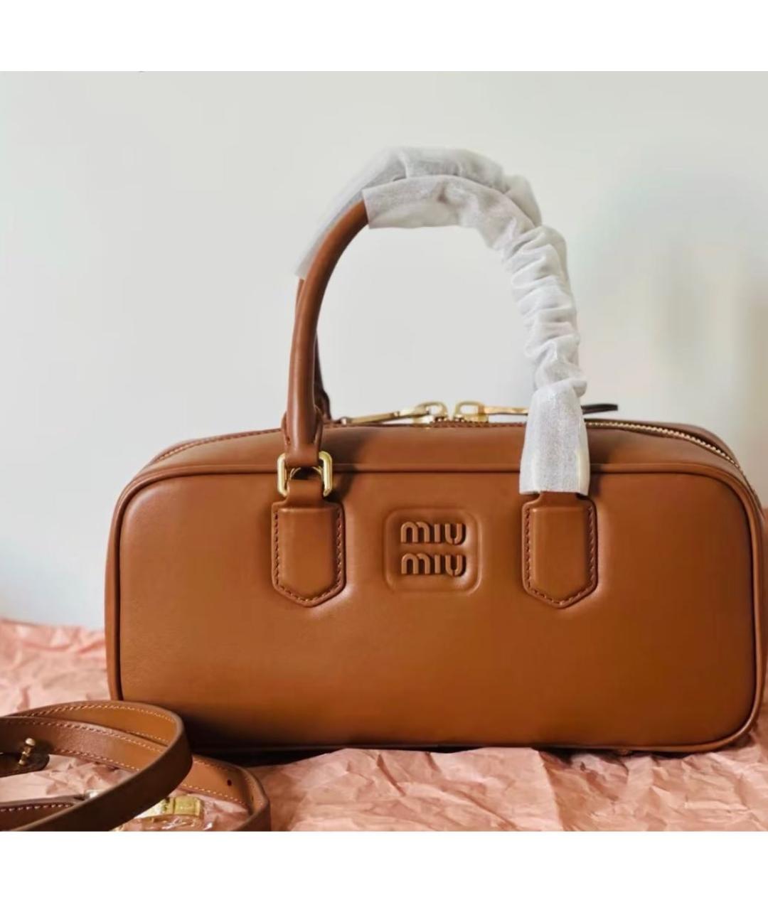 MIU MIU Коричневая кожаная сумка с короткими ручками, фото 2