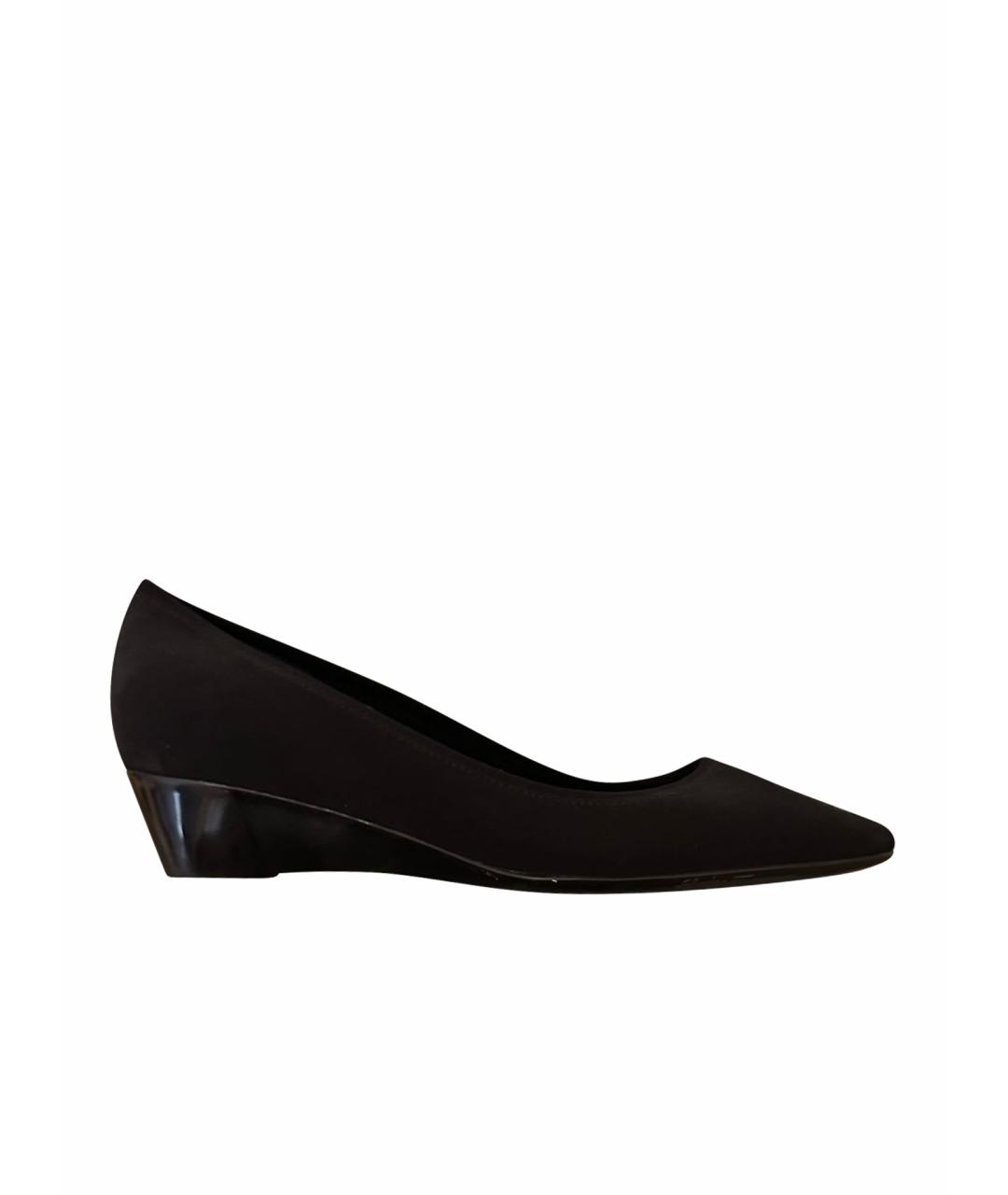 FERRAGAMO Черные замшевые лодочки на низком каблуке, фото 1
