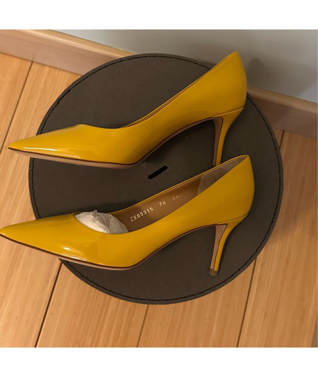 FERRAGAMO Желтые туфли из лакированной кожи, фото 6