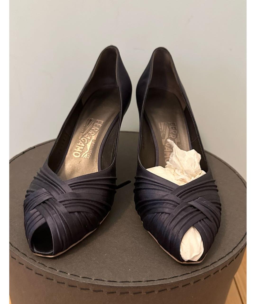 FERRAGAMO Темно-синие текстильные туфли, фото 2