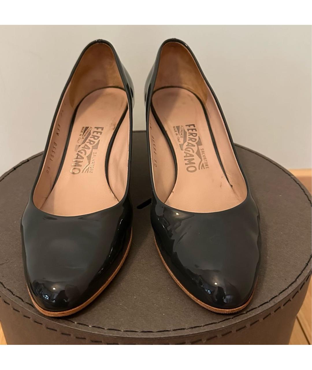 FERRAGAMO Черные туфли из лакированной кожи, фото 2
