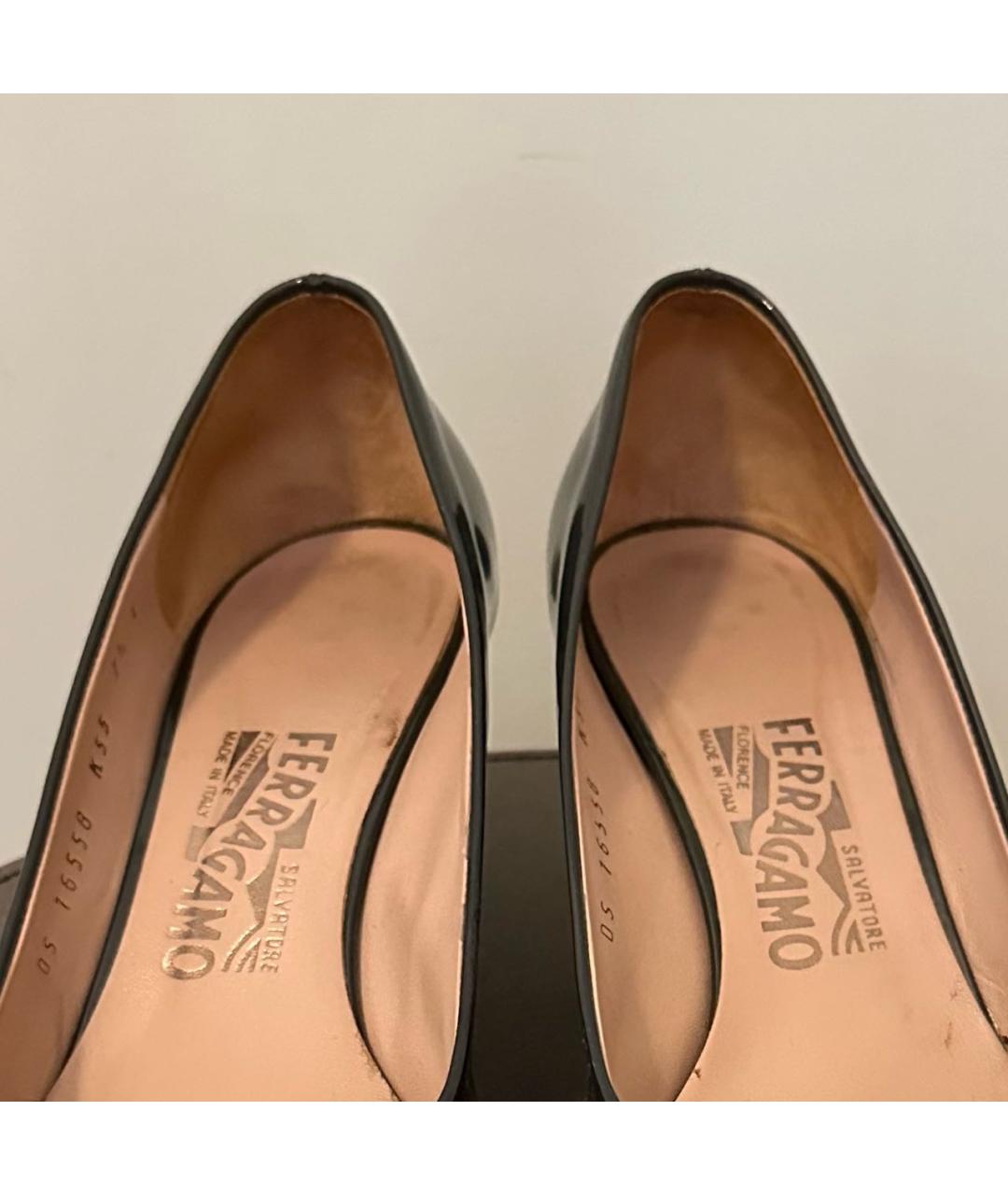 FERRAGAMO Черные туфли из лакированной кожи, фото 3