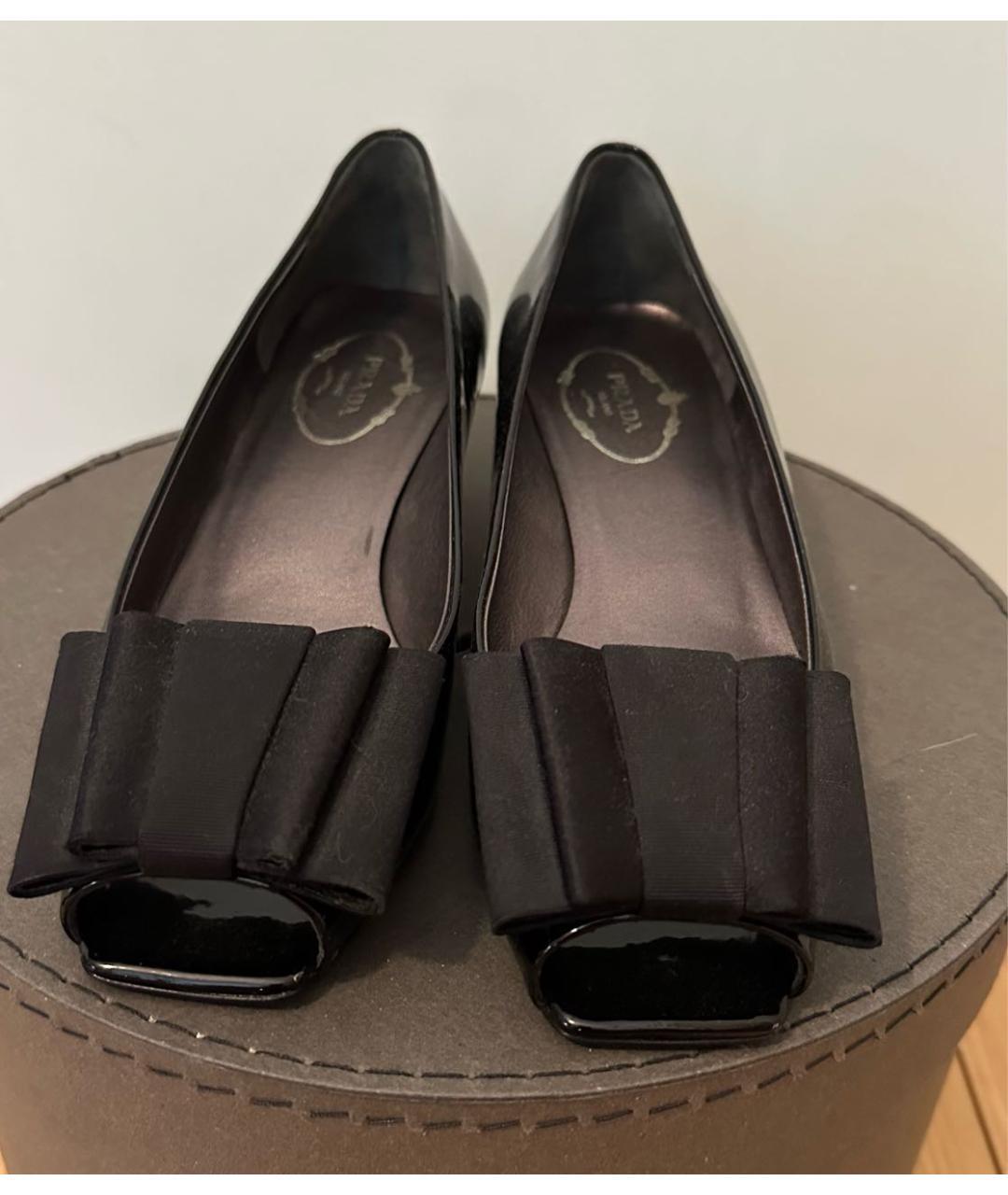 PRADA Черные туфли из лакированной кожи, фото 3