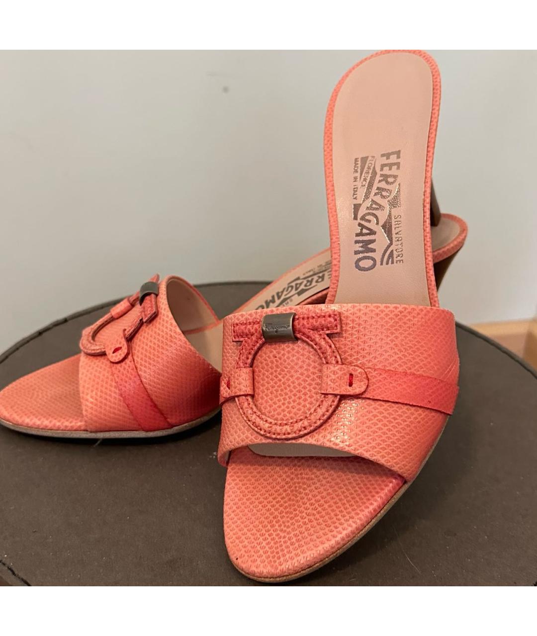 FERRAGAMO Коралловые кожаные мюли, фото 3
