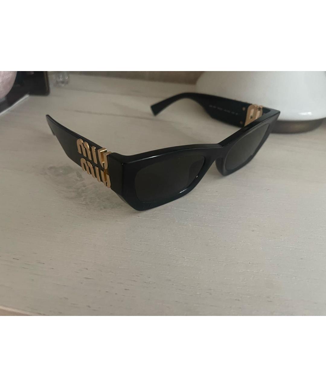 MIU MIU Черные пластиковые солнцезащитные очки, фото 2