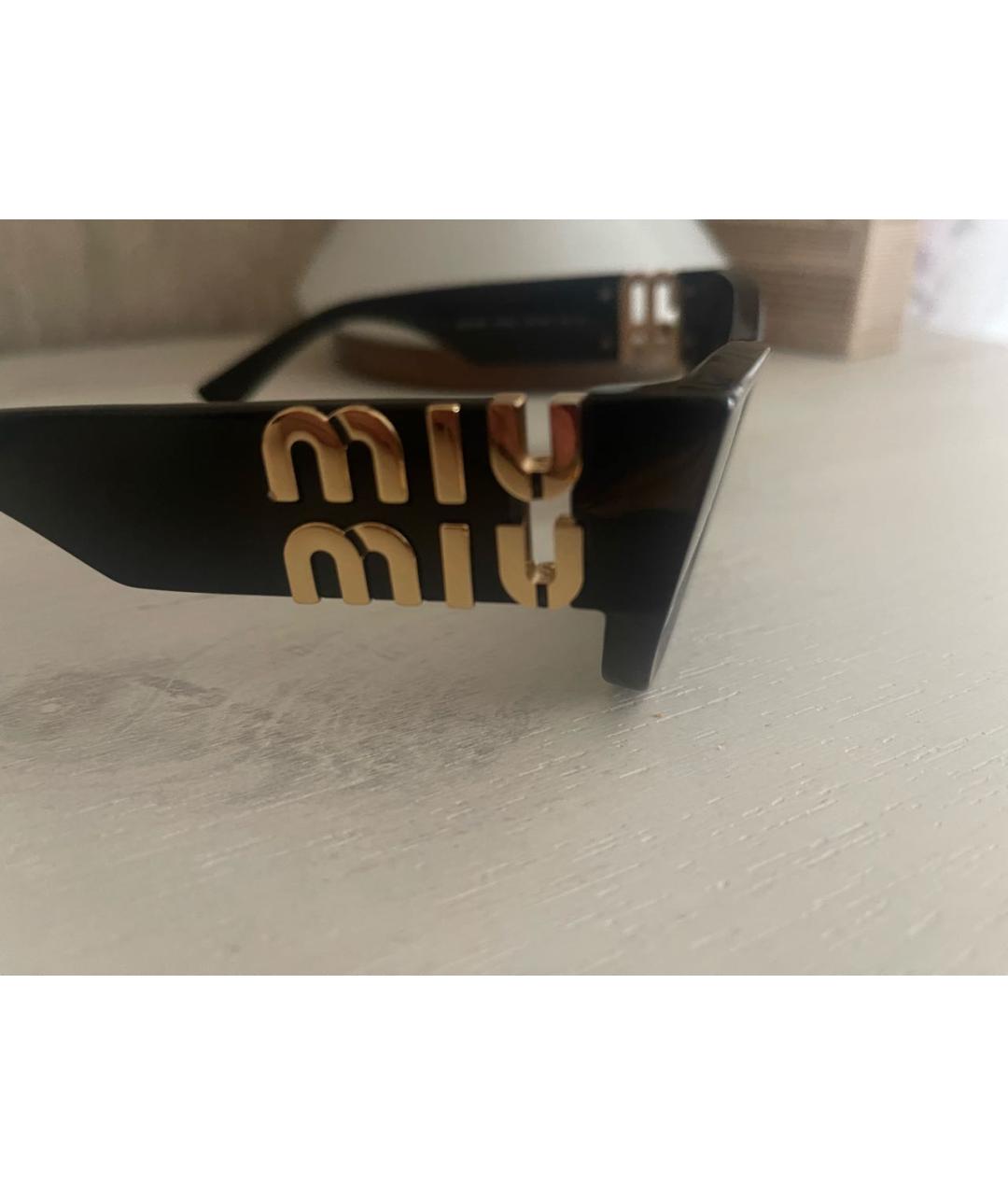 MIU MIU Черные пластиковые солнцезащитные очки, фото 3
