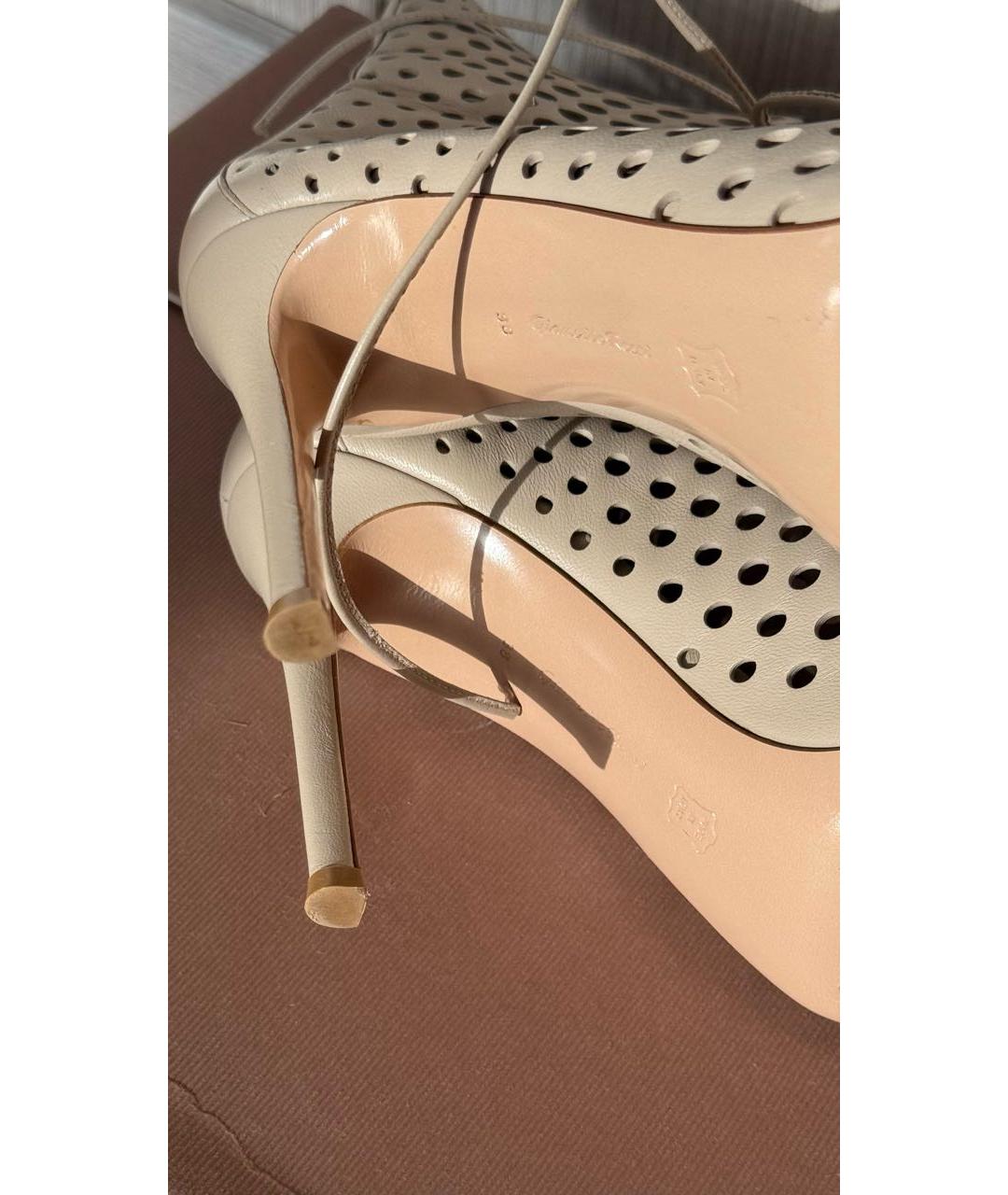 GIANVITO ROSSI Бежевые кожаные ботильоны, фото 5
