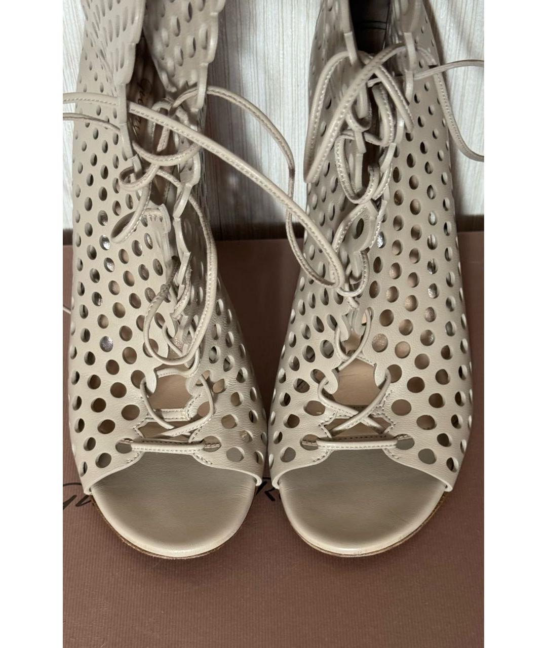 GIANVITO ROSSI Бежевые кожаные ботильоны, фото 3