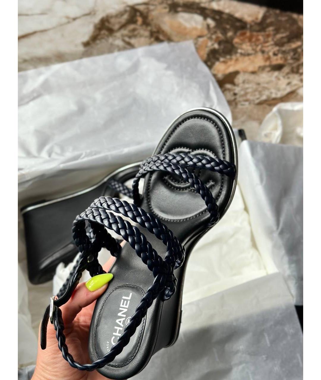 CHANEL Темно-синие кожаные босоножки, фото 5