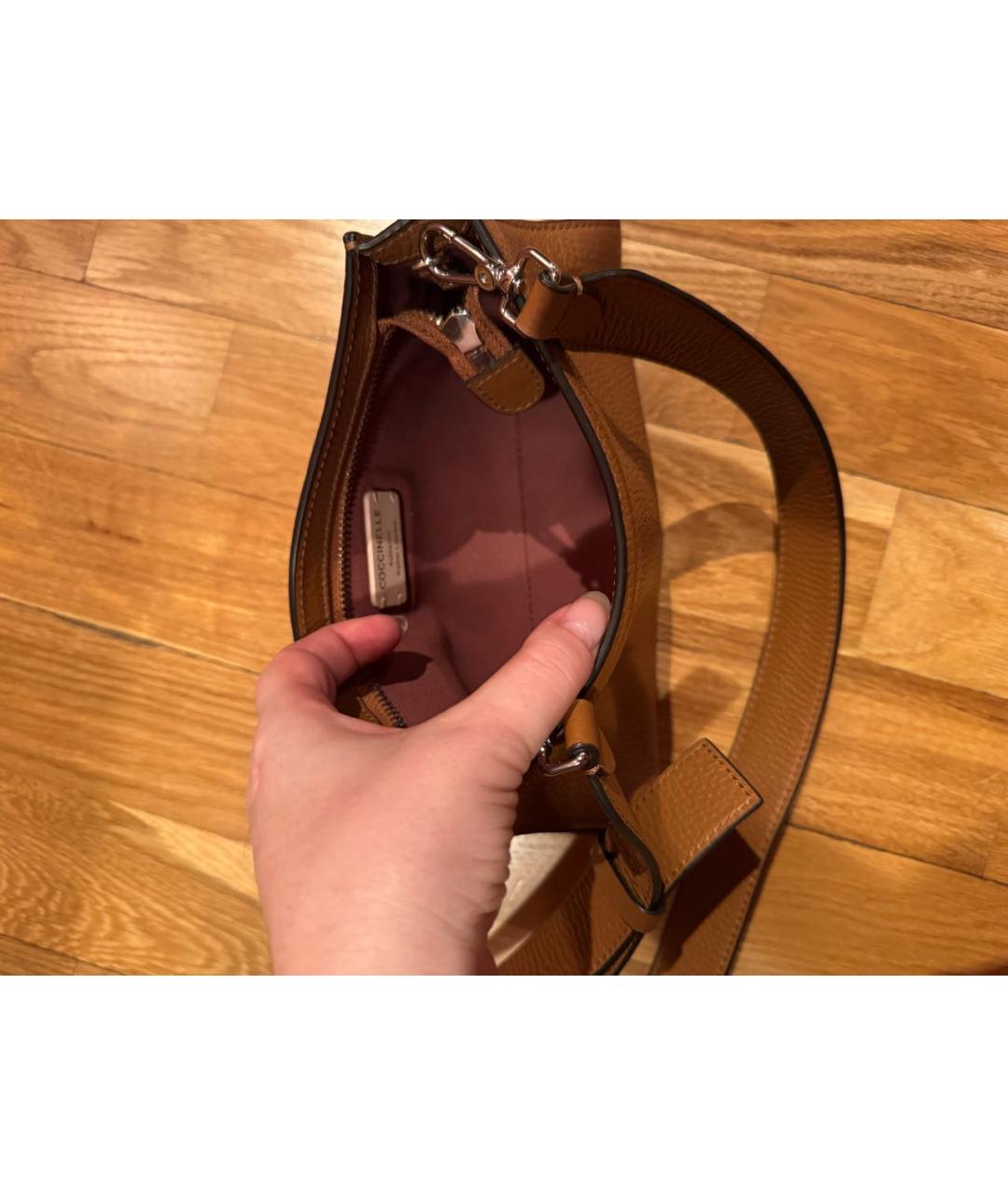 COCCINELLE Коричневая кожаная сумка через плечо, фото 6