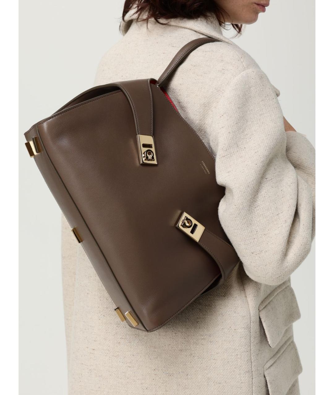 FERRAGAMO Коричневая кожаная сумка тоут, фото 4