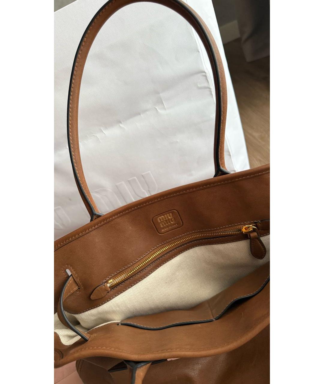 MIU MIU Коричневая кожаная сумка тоут, фото 3