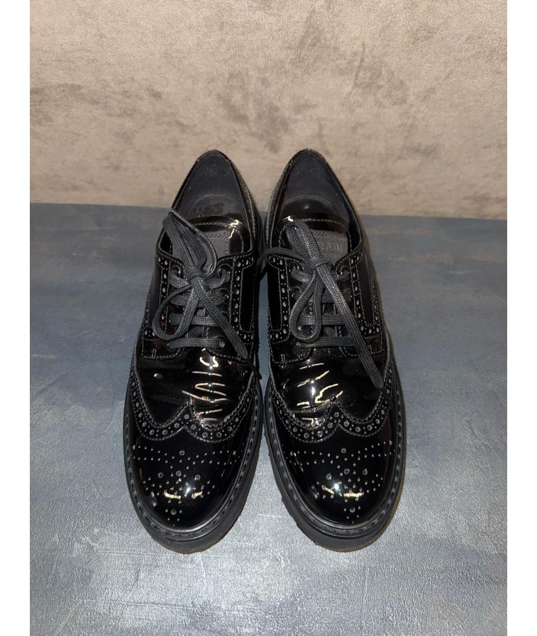 PRADA Черные брогги и оксфорды из лакированной кожи, фото 2