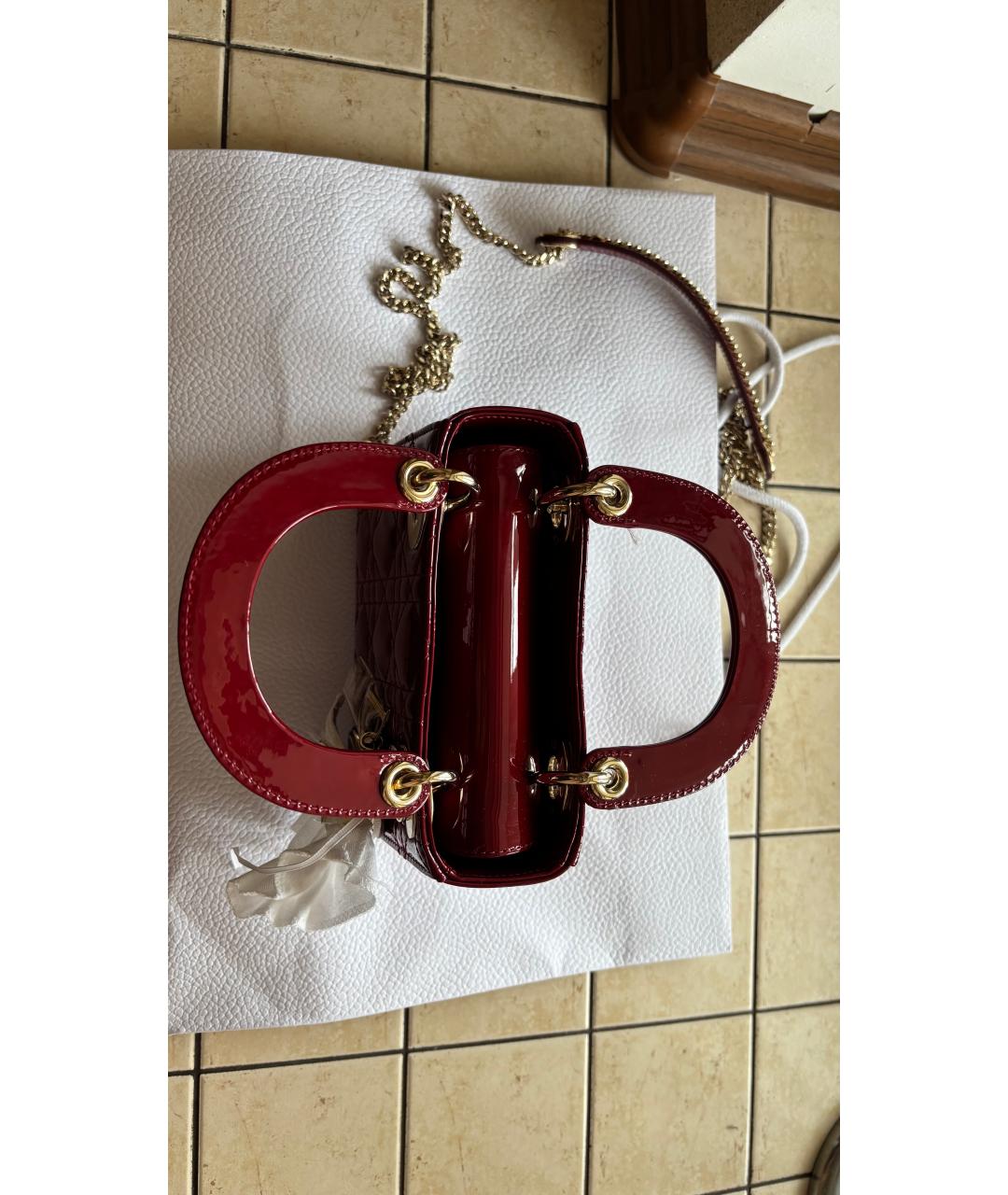 CHRISTIAN DIOR Красная сумка с короткими ручками из лакированной кожи, фото 3