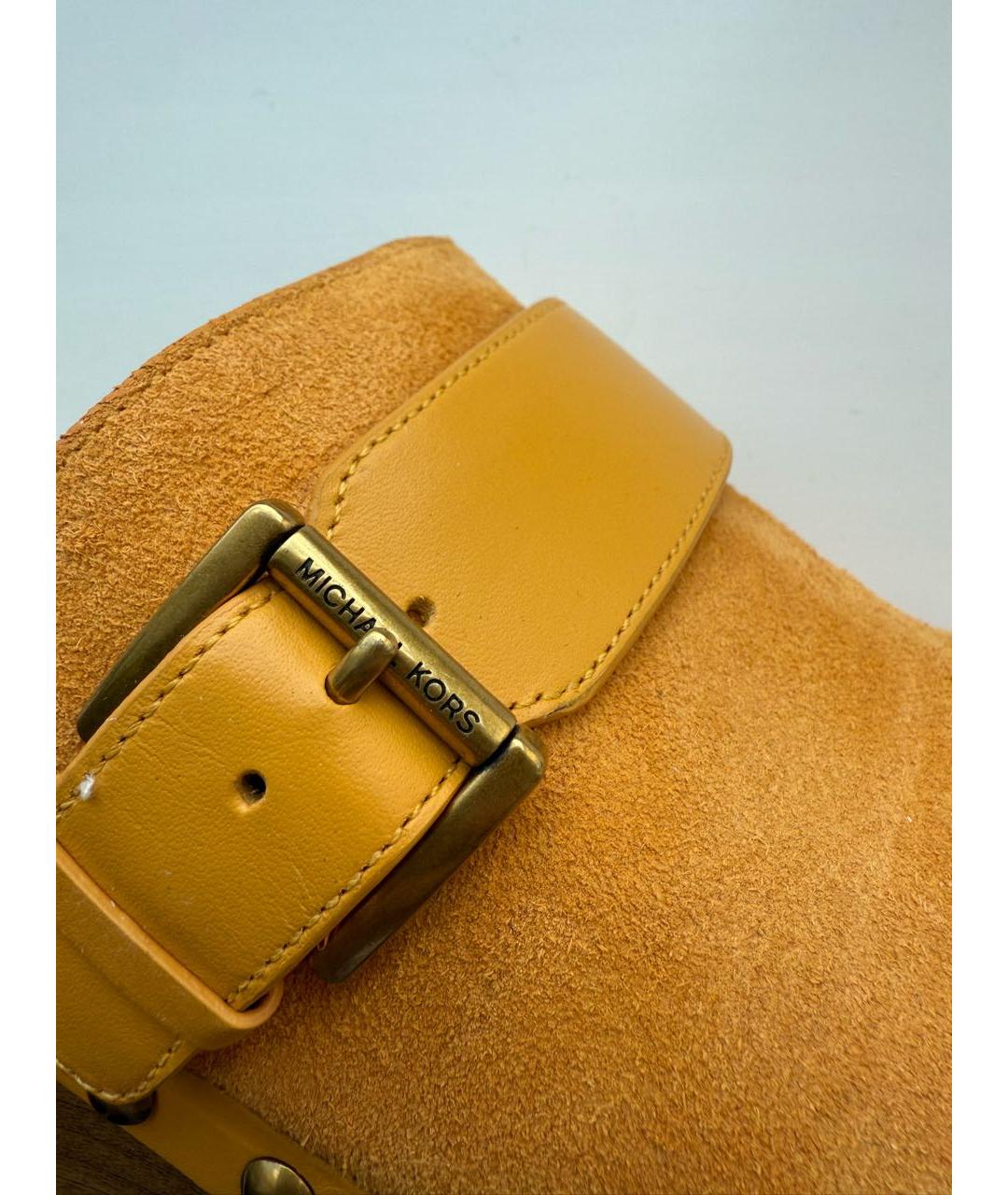 MICHAEL KORS Желтые замшевые сабо, фото 4