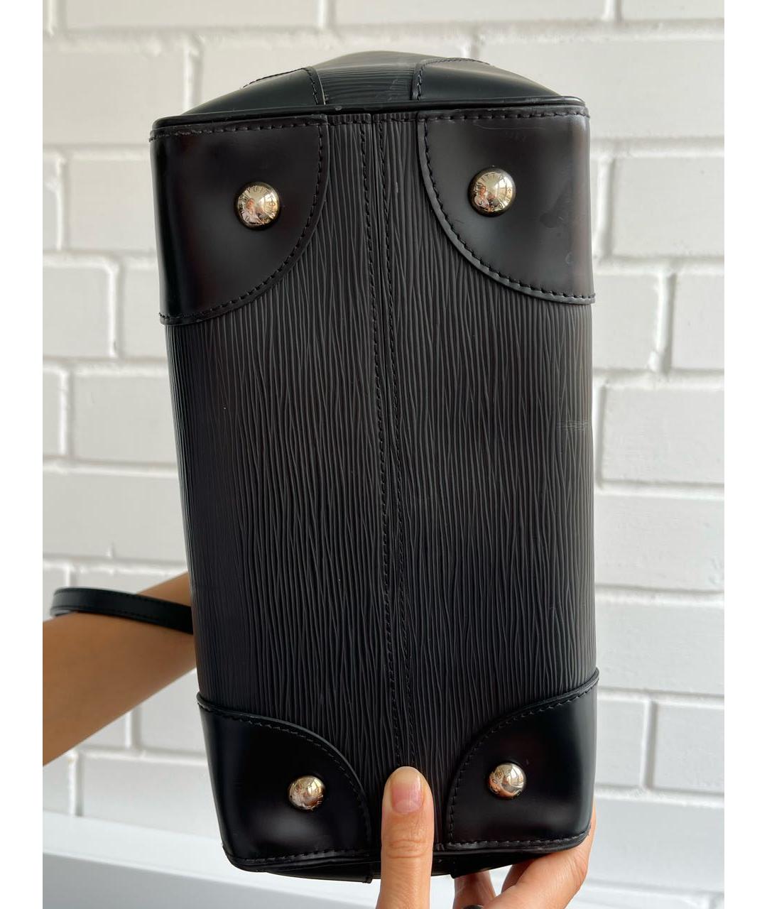 LOUIS VUITTON Черная кожаная сумка через плечо, фото 3